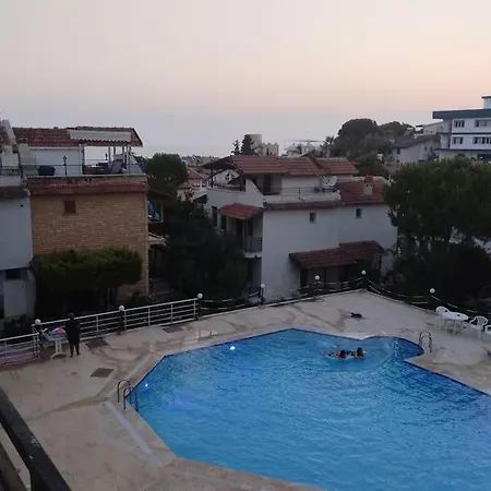 Olimpik Yuzme Havuzlu Luks Triplex Βίλα Κουσάντασι