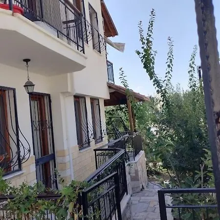 Olimpik Yuzme Havuzlu Luks Triplex Βίλα Κουσάντασι